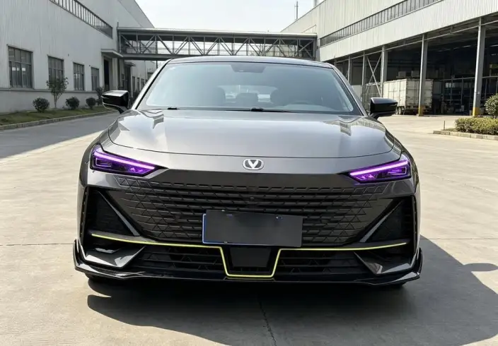 Changan UNI-V 2022 Model 1.5T Sports Edition – фото 2