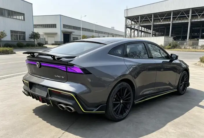 Changan UNI-V 2022 Model 1.5T Sports Edition – фото 5
