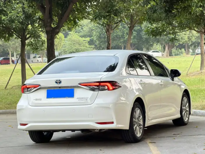 Toyota Corolla 2024 Model Intelligent Hybrid 1.8L E-CVT Elite Edition – фото 4