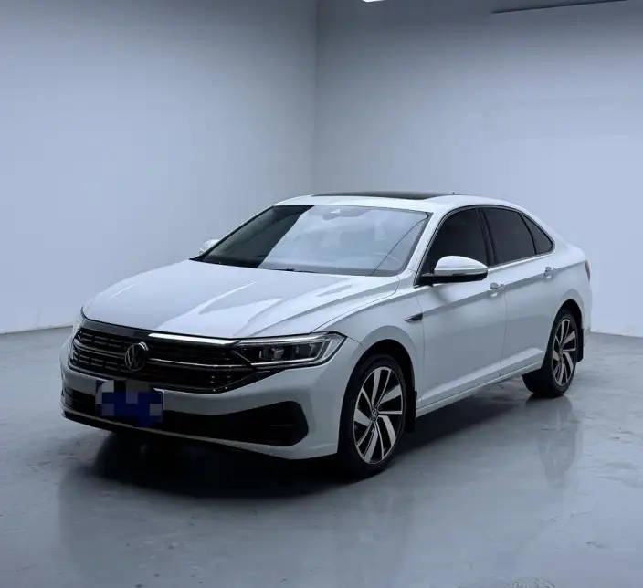 Volkswagen Sagitar 2023 Model 300TSI DSG Beyond Edition – фото 1