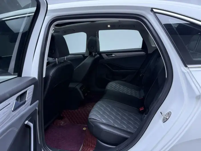 Volkswagen Sagitar 2023 Model 300TSI DSG Beyond Edition – фото 8