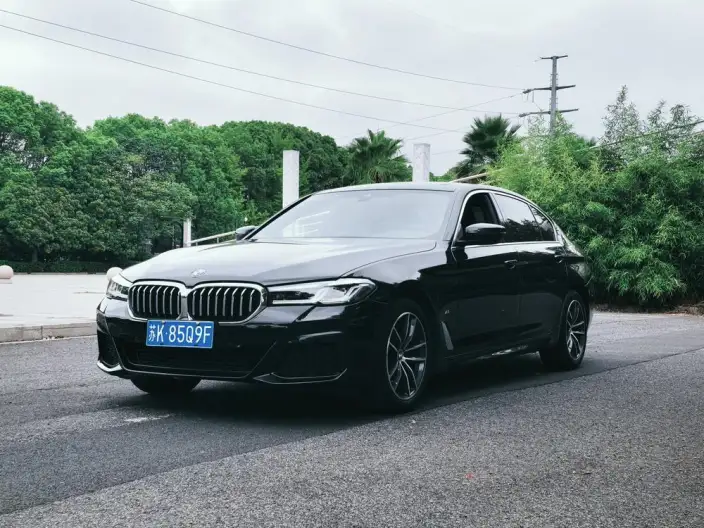 BMW 5 Series 2022 Model Facelift II 525Li M Sports Set – фото 1