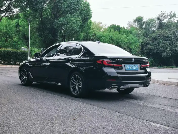BMW 5 Series 2022 Model Facelift II 525Li M Sports Set – фото 4