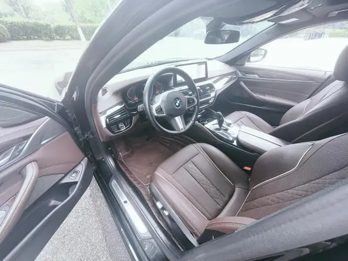 BMW 5 Series 2022 Model Facelift II 525Li M Sports Set – фото 8