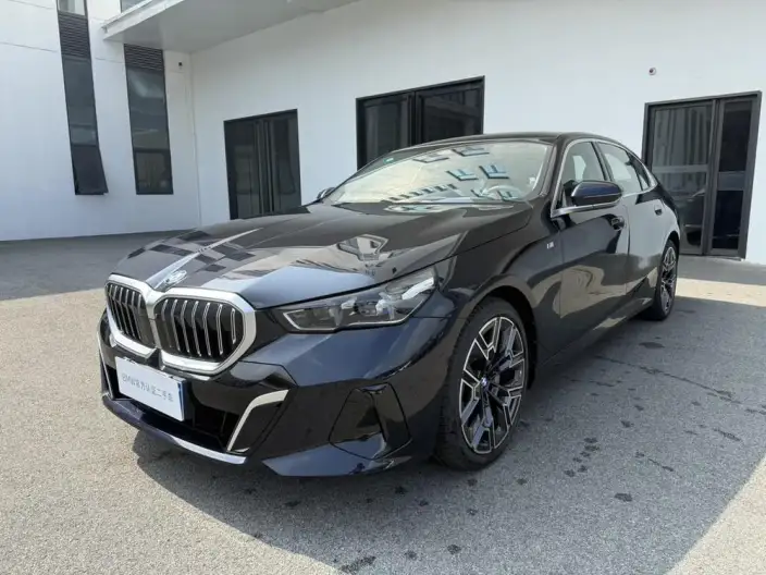 BMW 5 Series 2025 Model Facelift 530Li Exclusive Model M Sports Set – фото 1