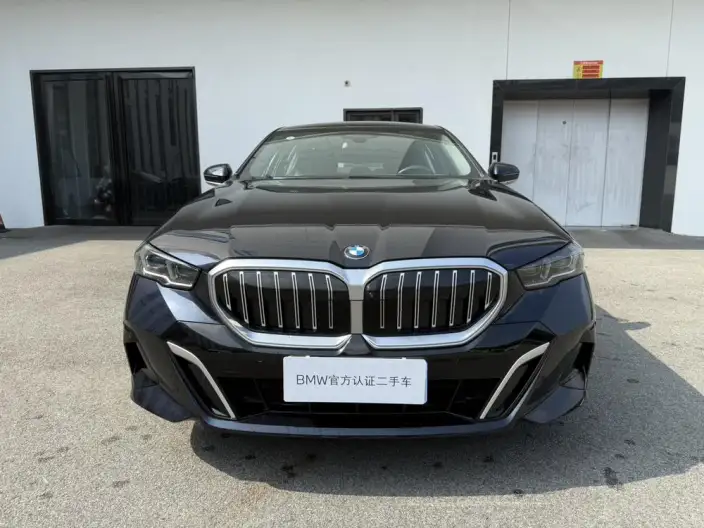BMW 5 Series 2025 Model Facelift 530Li Exclusive Model M Sports Set – фото 2