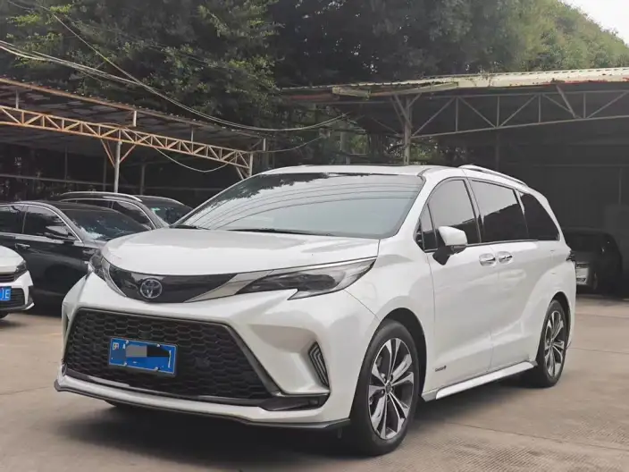 Granvia 2023 Model Intelligent Hybrid 2.5L Noble PLUS – фото 1