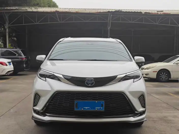 Granvia 2023 Model Intelligent Hybrid 2.5L Noble PLUS – фото 2
