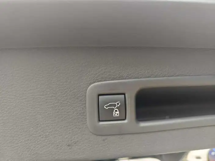 Granvia 2023 Model Intelligent Hybrid 2.5L Noble PLUS – фото 8