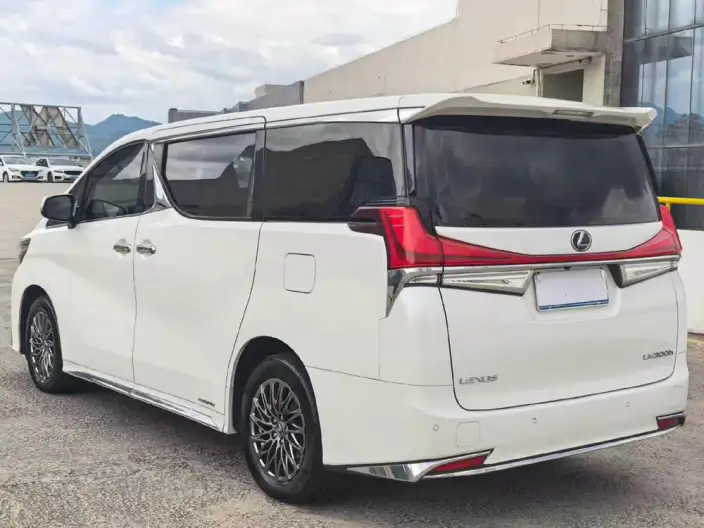 Lexus LM 2021 Model 2.5L Automatic 4WD 4 seat Parallel Imported – фото 4