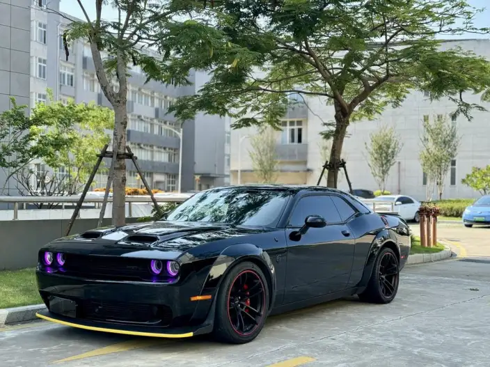 Challenger 2022 Model 6.2T Automatic Rear Drive 5 seat Parallel Imported – фото 1