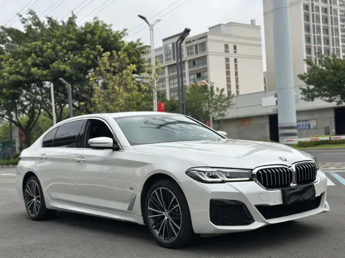 BMW 5 Series 2023 Model 530Li Leading Model M Sports Set – фото 3