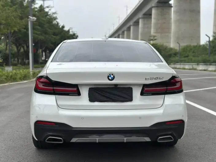 BMW 5 Series 2023 Model 530Li Leading Model M Sports Set – фото 6