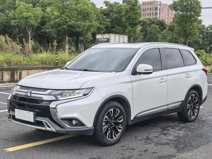 Mitsubishi Outlander 2021 Model 2.0L 2WD Changxiang Edition 7 seat