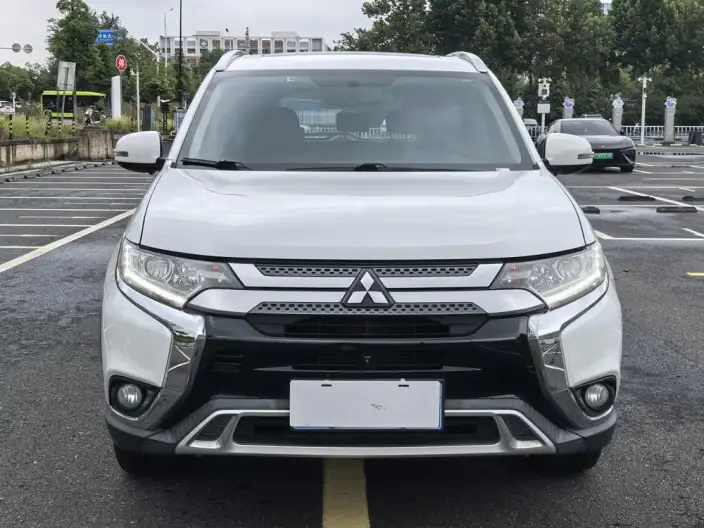 Mitsubishi Outlander 2021 Model 2.0L 2WD Changxiang Edition 7 seat