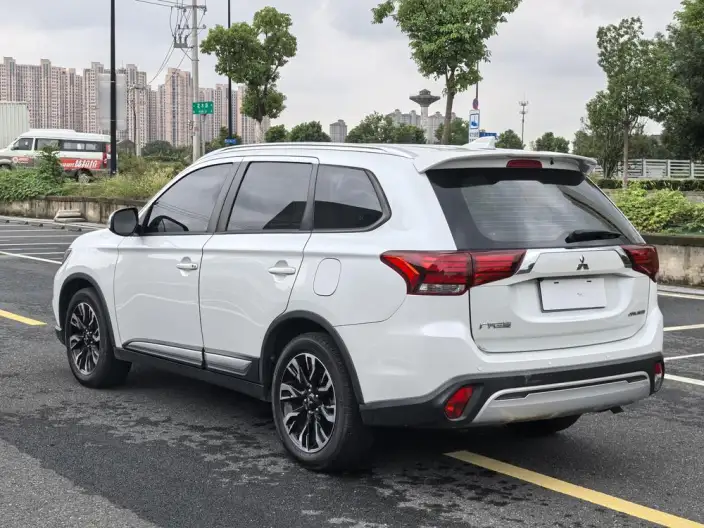 Mitsubishi Outlander 2021 Model 2.0L 2WD Changxiang Edition 7 seat
