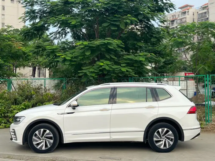 Volkswagen Tiguan L PHEV 2021 Model 1.4T Plug-in hybrid Premium Edition – фото 3