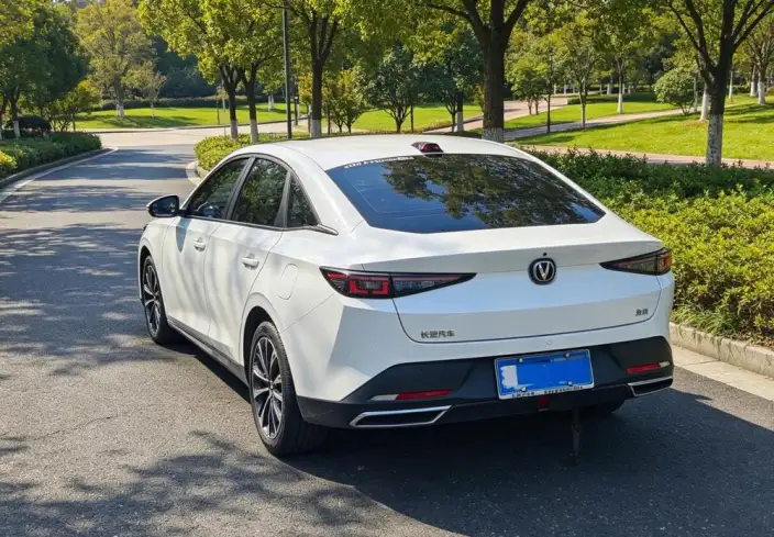 Changan Yida 2023 Model 1.5T GDI Automatic Noble Model – фото 4
