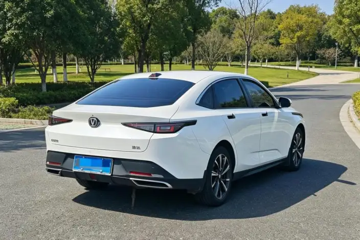 Changan Yida 2023 Model 1.5T GDI Automatic Noble Model – фото 5