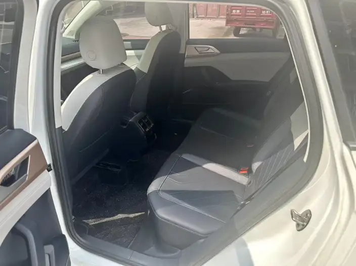 Volkswagen Tharu 2024 Model 300TSI 2WD Crescent Moon Edition – фото 9