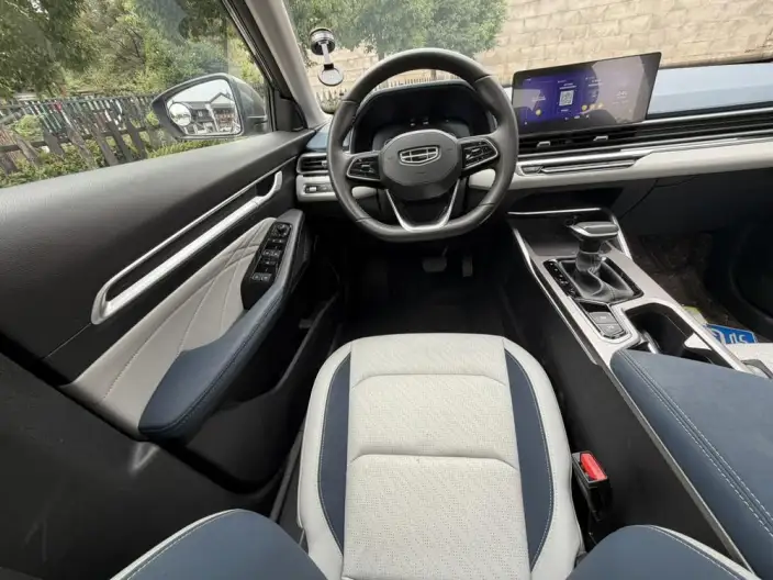Geely Emgrand 2022 Model No. 4 Gen 1.5L CVT Luxury Model – фото 8
