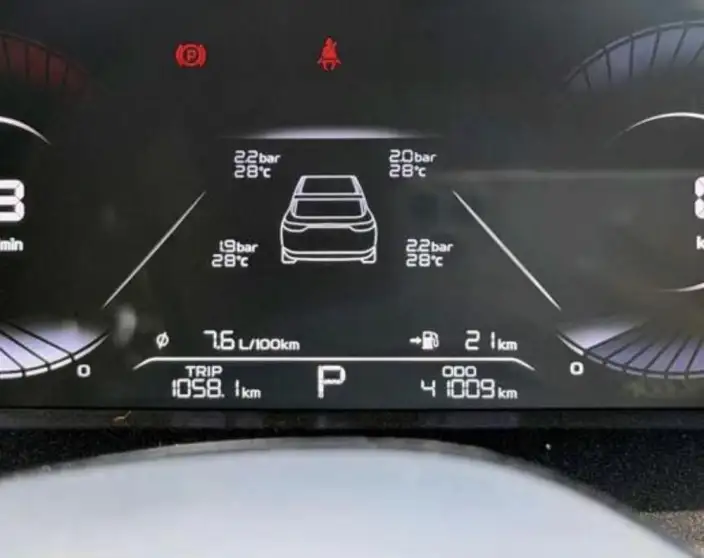 Geely Emgrand 2022 Model No. 4 Gen 1.5L CVT Luxury Model – фото 10