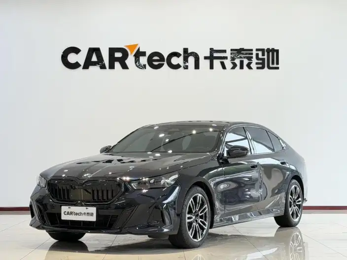BMW 5 Series 2025 Model 530Li Leading Model M Sports Set – фото 1