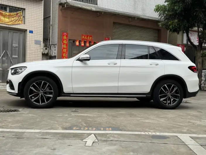 Mercedes-Benz GLC 2022 Model Facelift GLC 260 L 4MATIC Luxury Model – фото 4