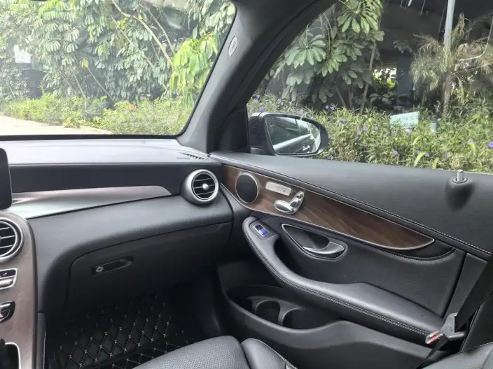 Mercedes-Benz GLC 2020 Model GLC 300 L 4MATIC Luxury Model – фото 9