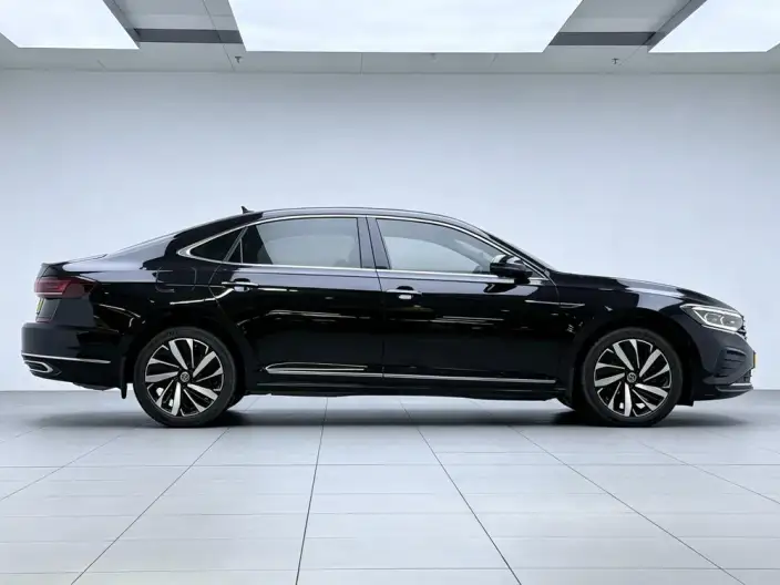 Volkswagen Passat 2022 Model 380TSI Ultimate Edition – фото 8