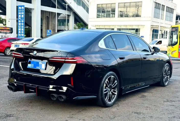 BMW 5 Series 2024 Model 530Li Leading Model M Sports Set – фото 6