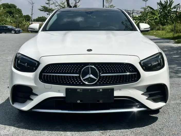 Mercedes-Benz E-Class PHEV 2021 Model E 350 e L Sports sedan – фото 2
