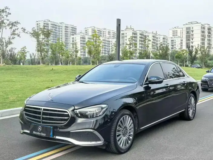 Mercedes-Benz E-Class 2023 Model E 300 L Luxury Model sedan – фото 1
