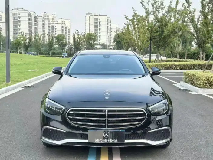 Mercedes-Benz E-Class 2023 Model E 300 L Luxury Model sedan – фото 2