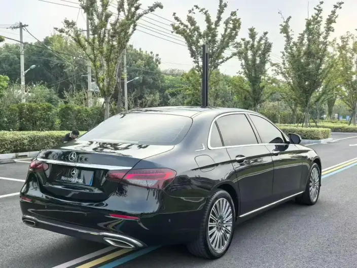Mercedes-Benz E-Class 2023 Model E 300 L Luxury Model sedan – фото 5