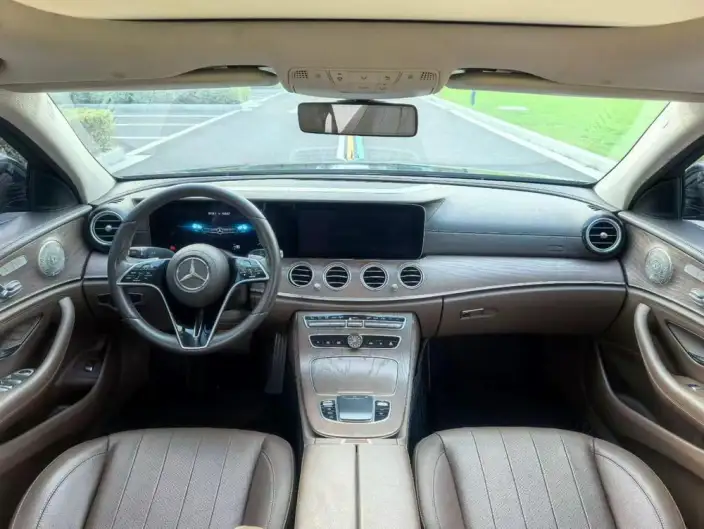 Mercedes-Benz E-Class 2023 Model E 300 L Luxury Model sedan – фото 7
