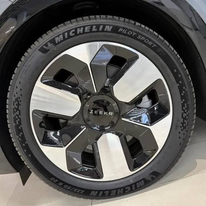 ZEEKR MIX 2025 Model 76kWh Smart Driving Edition – фото 6
