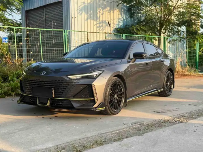 Changan UNI-V 2022 Model 1.5T Noble Model – фото 1