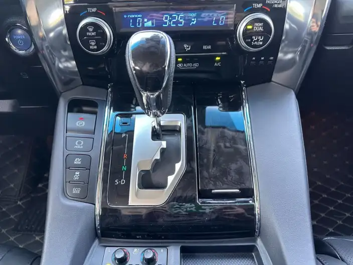 Vellfire 2021 Model Toyota Crown Hybrid 2.5L HV Deluxe Edition – фото 8