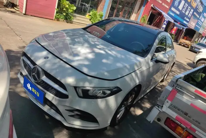 Mercedes-Benz A-class 2020 Model A 200 L Sports sedan – фото 1