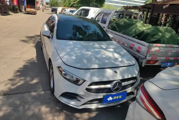 Mercedes-Benz A-class 2020 Model A 200 L Sports sedan – фото 2