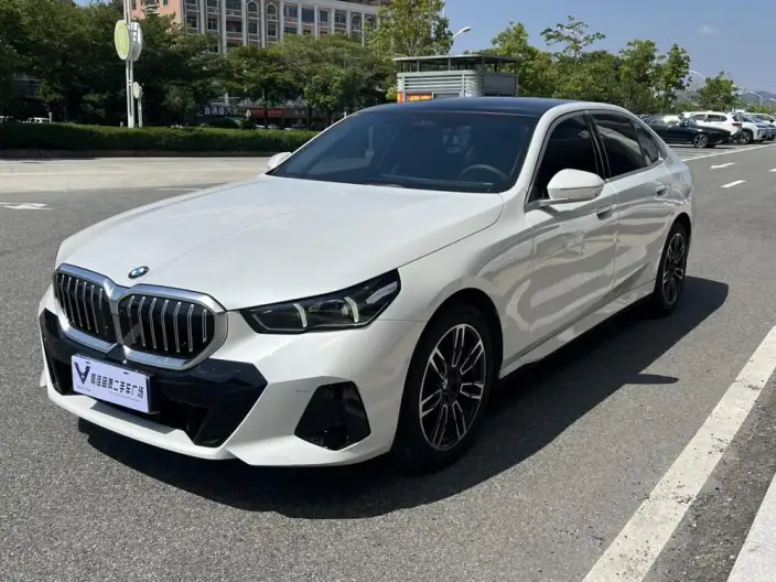 BMW 5 Series 2026 Model 525Li M Sports Set