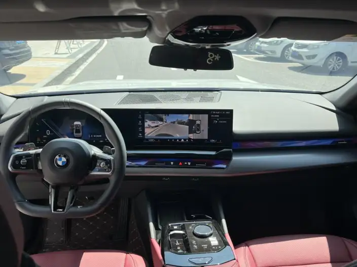BMW 5 Series 2026 Model 525Li M Sports Set – фото 7
