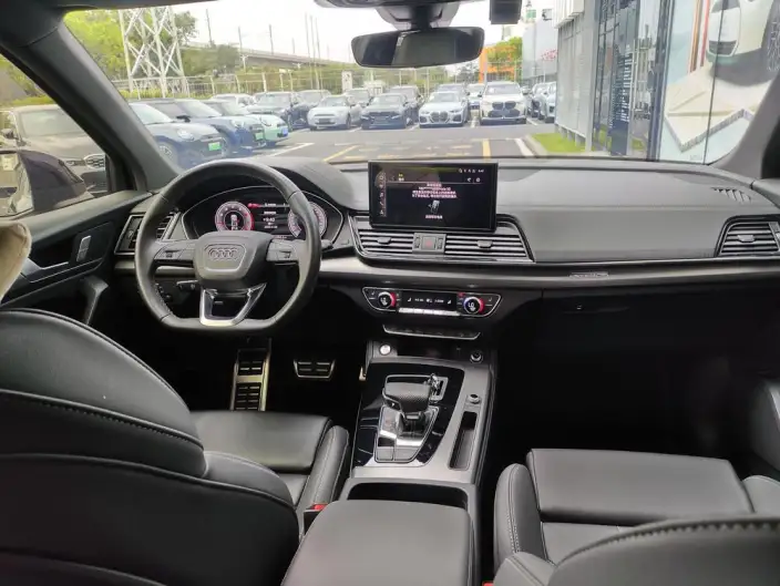 Audi Q5L 2024 Model 40TFSI Luxury Dynamic Model – фото 8