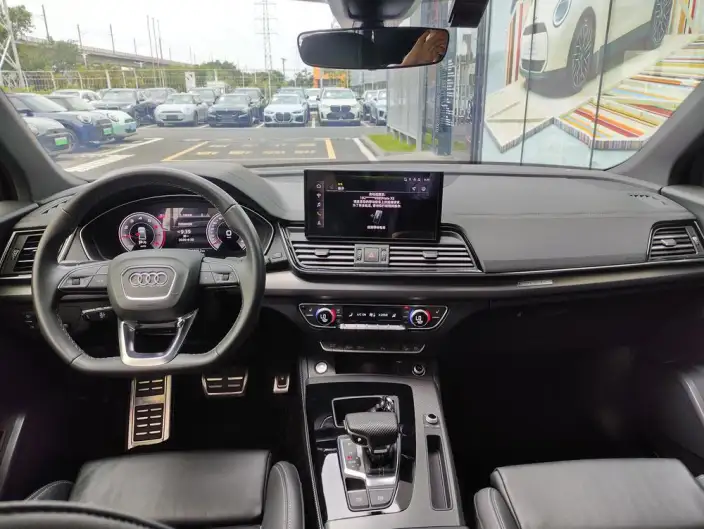 Audi Q5L 2024 Model 40TFSI Luxury Dynamic Model – фото 10