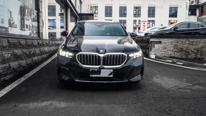 BMW 5 Series 2026 Model 530Li Leading Model M Sports Set