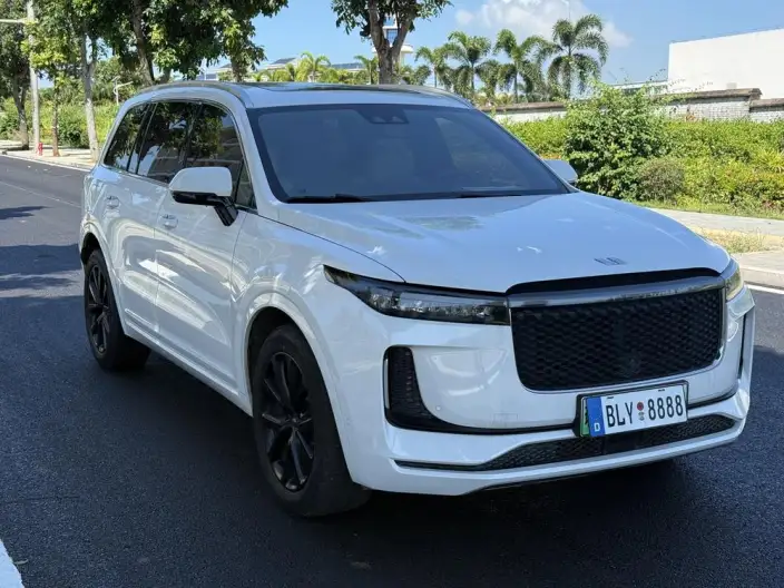 Li Auto ONE 2021 Model Extended Range 6 seat Edition – фото 3