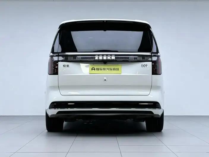 ZEEKR 009 2024 Model VI seat Executive Edition 4WD 108kWh – фото 6