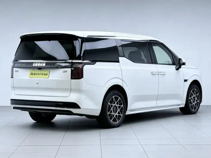 ZEEKR 009 2024 Model VI seat Executive Edition 4WD 108kWh – фото 7