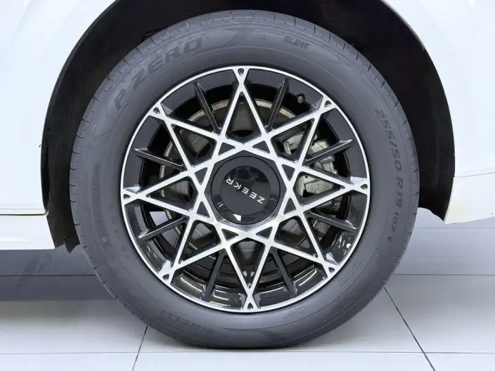 ZEEKR 009 2024 Model VI seat Executive Edition 4WD 108kWh – фото 9